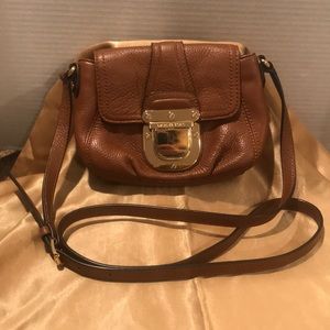 Michael Kors Charlton Crossbody in Saddle brown